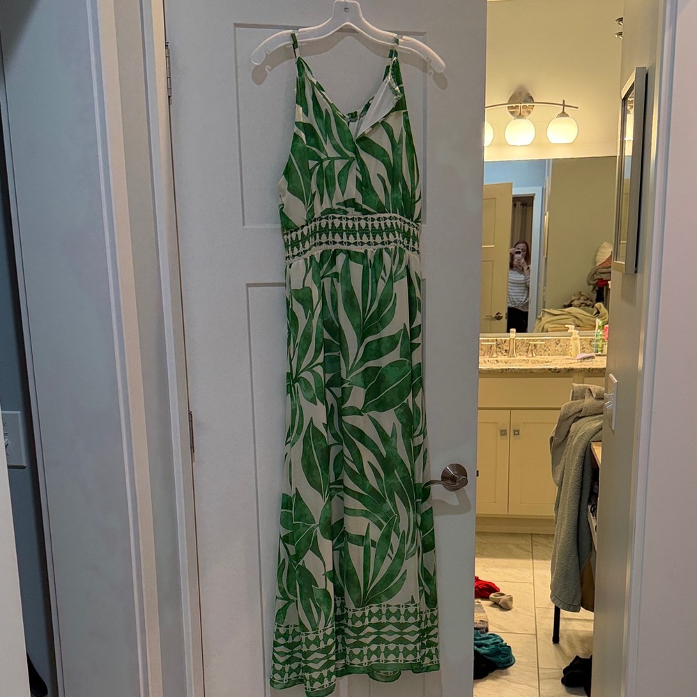 London Times Green Leaf Print Maxi Dress Size 12 - Picture 2 of 5